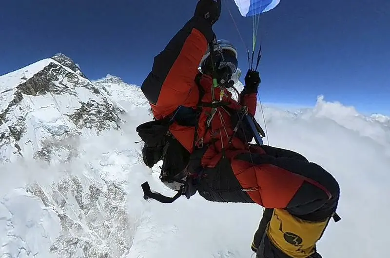 Everest yamaç paraşütü ilk yasal uçuş